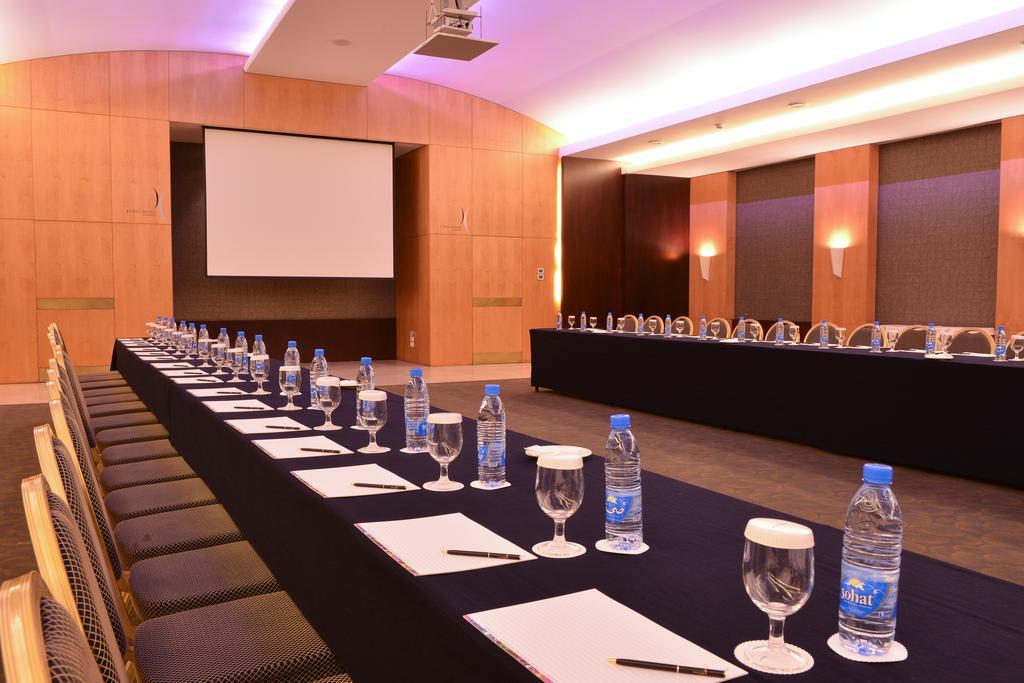 Coral Beirut Al Hamra Hotel Eksteriør bilde