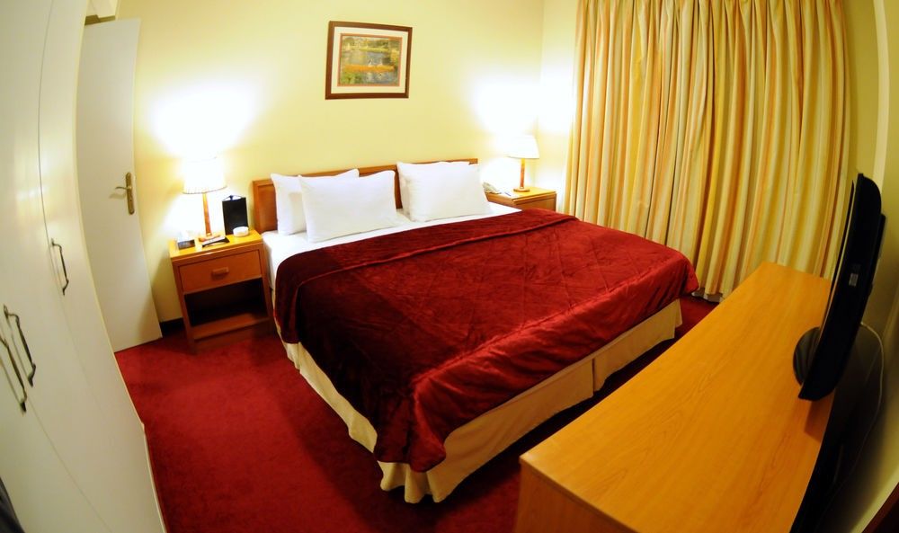 Coral Beirut Al Hamra Hotel Eksteriør bilde