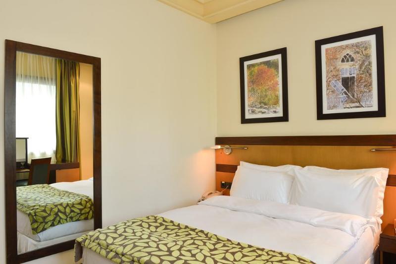 Coral Beirut Al Hamra Hotel Eksteriør bilde